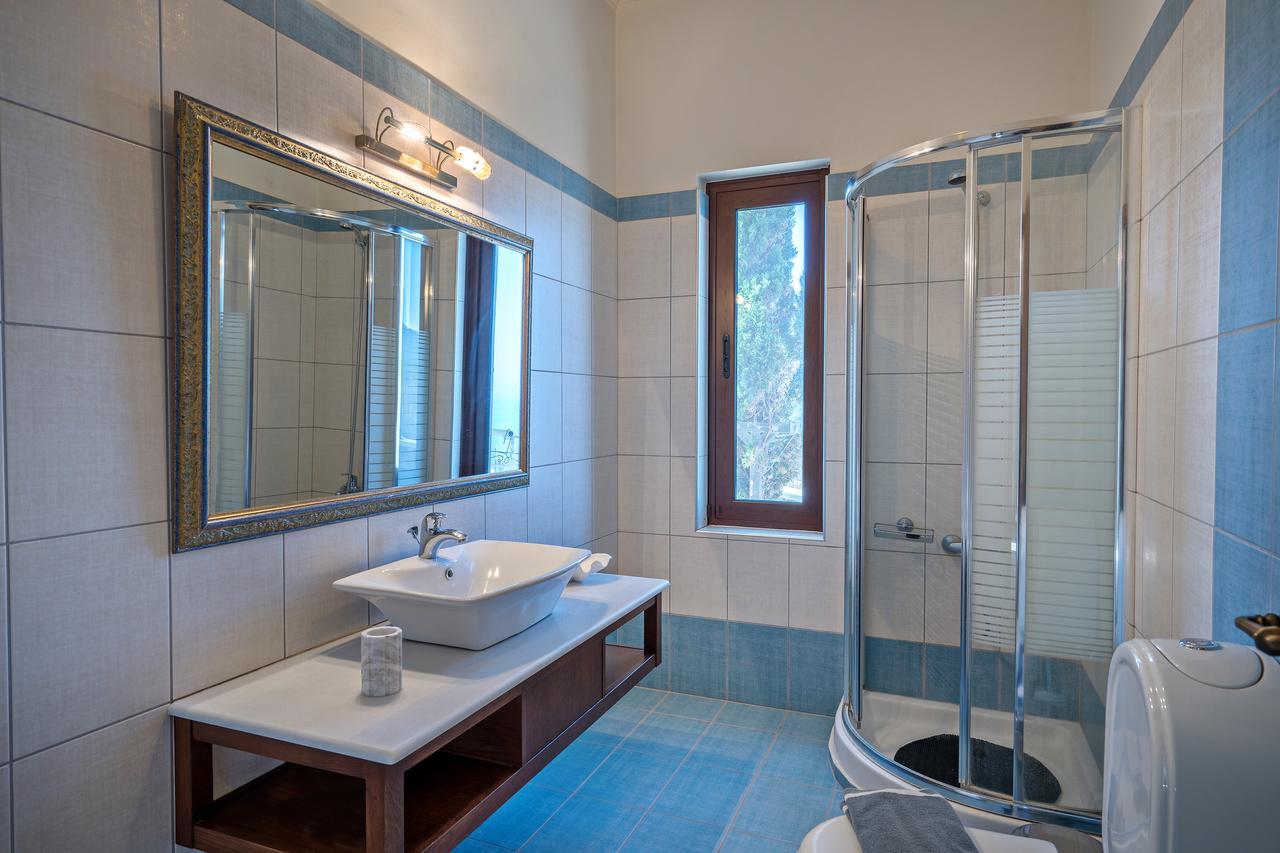 Sea Views At Villa Anemomylos With Heated Pool, Ping Pong And Tennis Agia Pelagia Екстериор снимка
